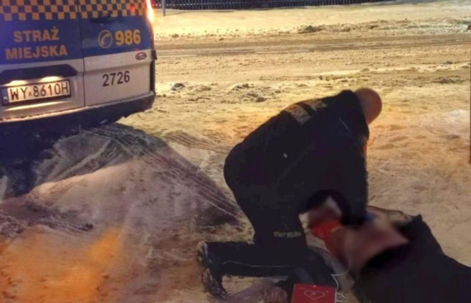 Dramatyczna walka o życie wychłodzonego mężczyzny na Wawrze