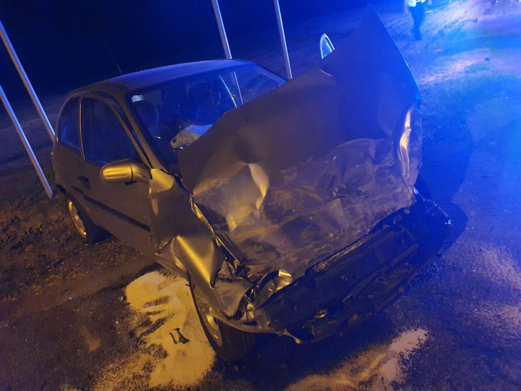 WYMUSIŁ pierwszeństwo i uderzył inne auto! Poszkodowana matka i dwójka dzieci [ZDJĘCIA] 