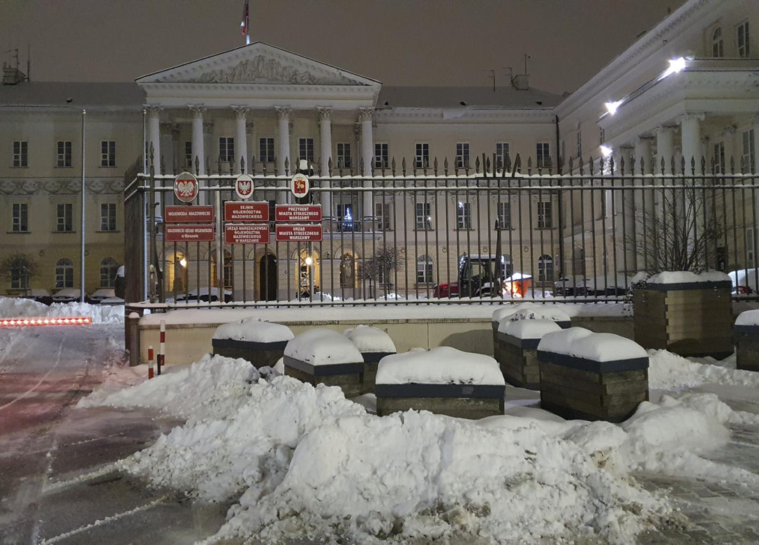 Gołoledź paraliżuje Polskę