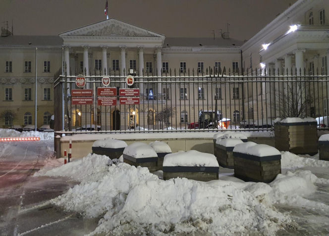Gołoledź paraliżuje Polskę