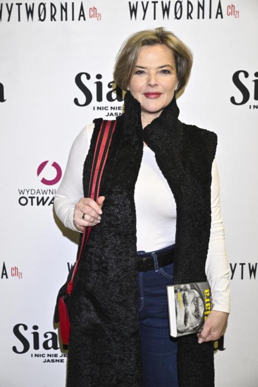 Markowska przytulała męża, Ostałowska zaskoczyła sylwetką, Ścibakówna błyszczała na premierze biografii Rewińskiego