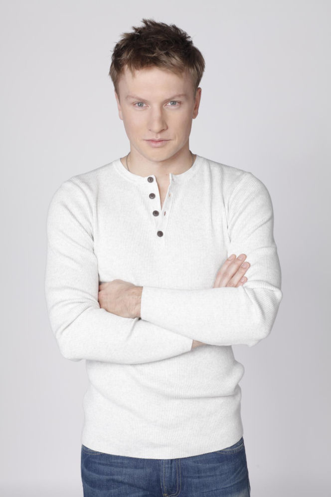 Od nastolatka z "Na Wspólnej" do eleganckiego mężczyzny. Tak zmieniał się Jakub Wesołowski