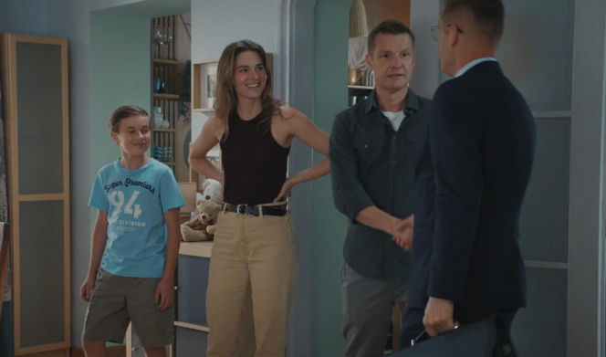 M jak miłość odc. 1897. Franka (Dominika Kachlik), Paweł (Rafał Mroczek), Piotrek (Marcin Mroczek), Misiek (Aleksander Bożyk)