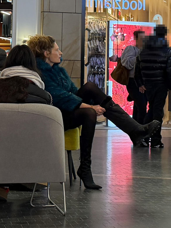 Agata Buzek na zakupach