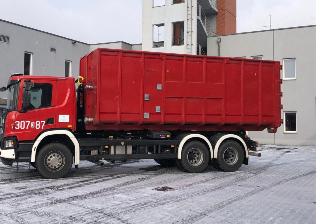 Nietypowy wóz strażacki we Wrocławiu. Będzie gasił elektryki 