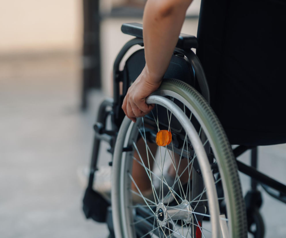 Każdy dzień bez terapii zwiększa ryzyko niepełnosprawności. Neurolodzy apelują o realny dostęp do leczenia