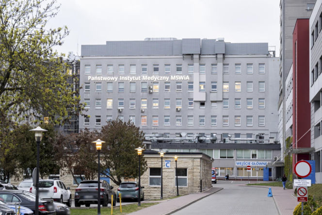 Andrzej Poczobut już w Warszawie. Jest w szpitalu MSWiA na badaniach lekarskich