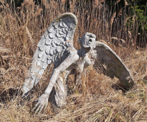 Surrealistyczne rzeźby zdobią ogród. Budzą niepokój i ciekawość