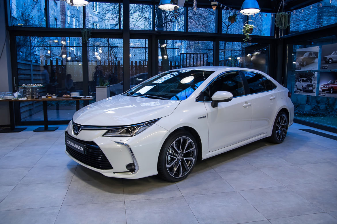 Toyota Corolla Sedan Hybrid
