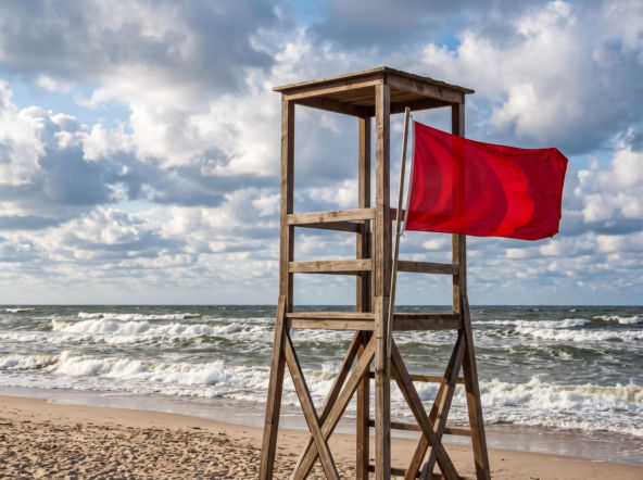 Sinice Rewal. Czy w Rewalu można się kąpać 18.08? Flaga, warunki pogodowe