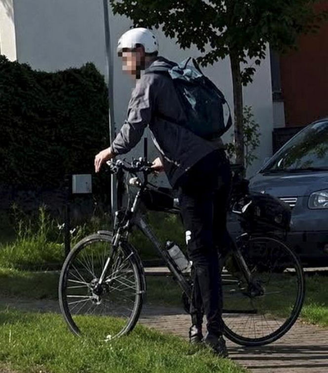 Rowerzysta zaatakował seniorkę