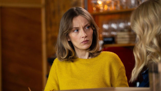 Barwy szczęścia, odcinek 3365: Dominika (Karolina Chapko), Renata (Anna Mrozowska)