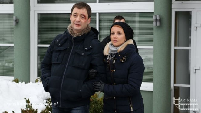 Barwy szczęścia odc. 1145. Artur Chowański (Jacek Rozenek), Marta Walawska (Katarzyna Zielińska)