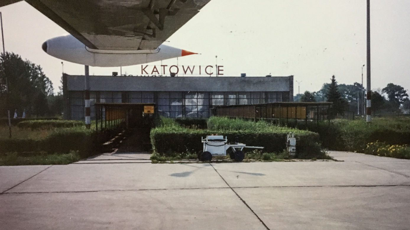 Tak się kiedyś latało! Katowice Airport 20 lat temu. Te zdjęcia to prawdziwa podróż w czasie