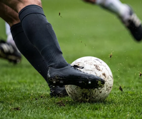Mecz Widzew Łódź z Koroną Kielce. Kto okazał się lepszy na boisku?