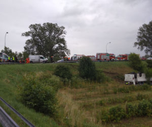 Autobus PKS spadł ze skarpy! 11 osób rannych