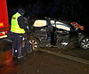 Dargobądz. Zginęła 25letnia kobieta uderzając w tył samochodu ciężarowego