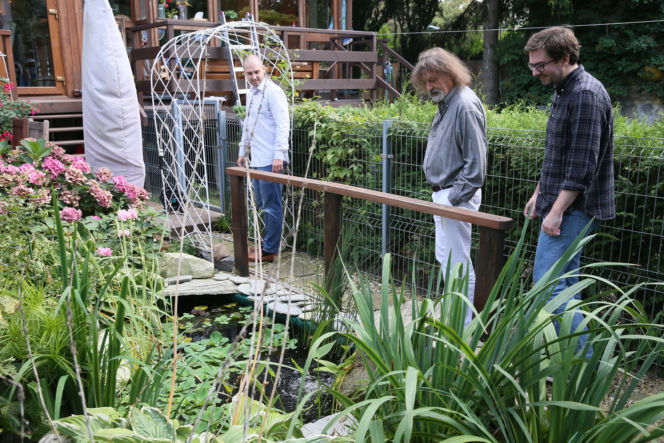 Wiemy, u kogo teraz mieszka Jarosław Kaczyński! W takich warunkach spędza czas. Mamy ZDJĘCIA!