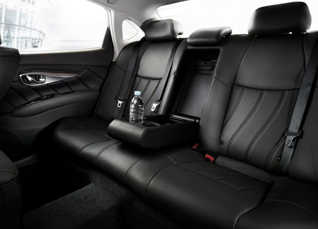 nowe Infiniti Q70L