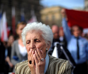 Rekordowa KRADZIEŻ metodą na wnuczka! 77-letnia kobieta okradziona na 370 tys. zł!
