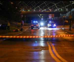 Wypadek w Krakowie. Nie żyją dwie osoby potrącone przez samochód na chodniku