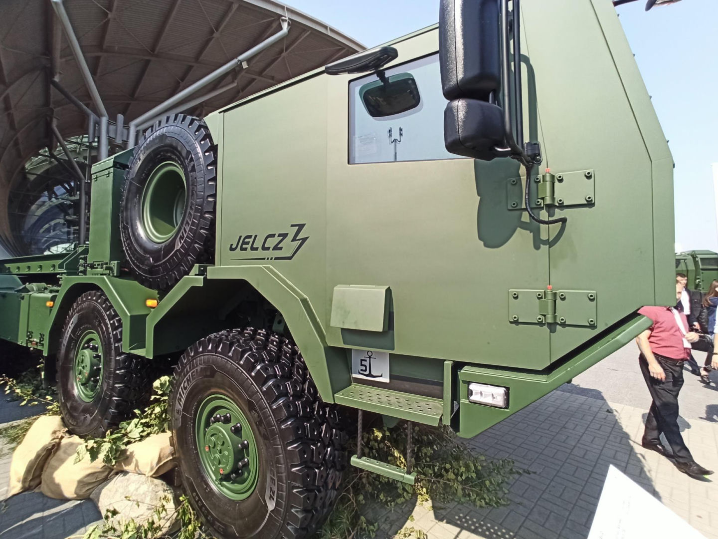 Więcej Polski w polskim Jelczu? Rozmowy o nowych mostach napędowych od SKB Drive Tech i pomyślne zakończenie planu naprawczego