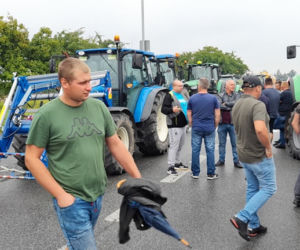 Protest rolników 4 sierpnia. Agrounia: blokada DK 12 w Łódzkiem potrwa dwa dni!