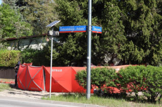 Na środku ulicy rozłożyli parawan. Nie żyje mężczyzna