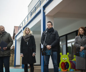 Trzaskowski wpadł do żłobka. Nie zauważył, kto go śledzi...