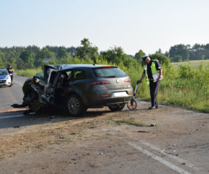 Psucin. Z potworną siłą rozbił się o drzewo! Nie żyje 31-latek!