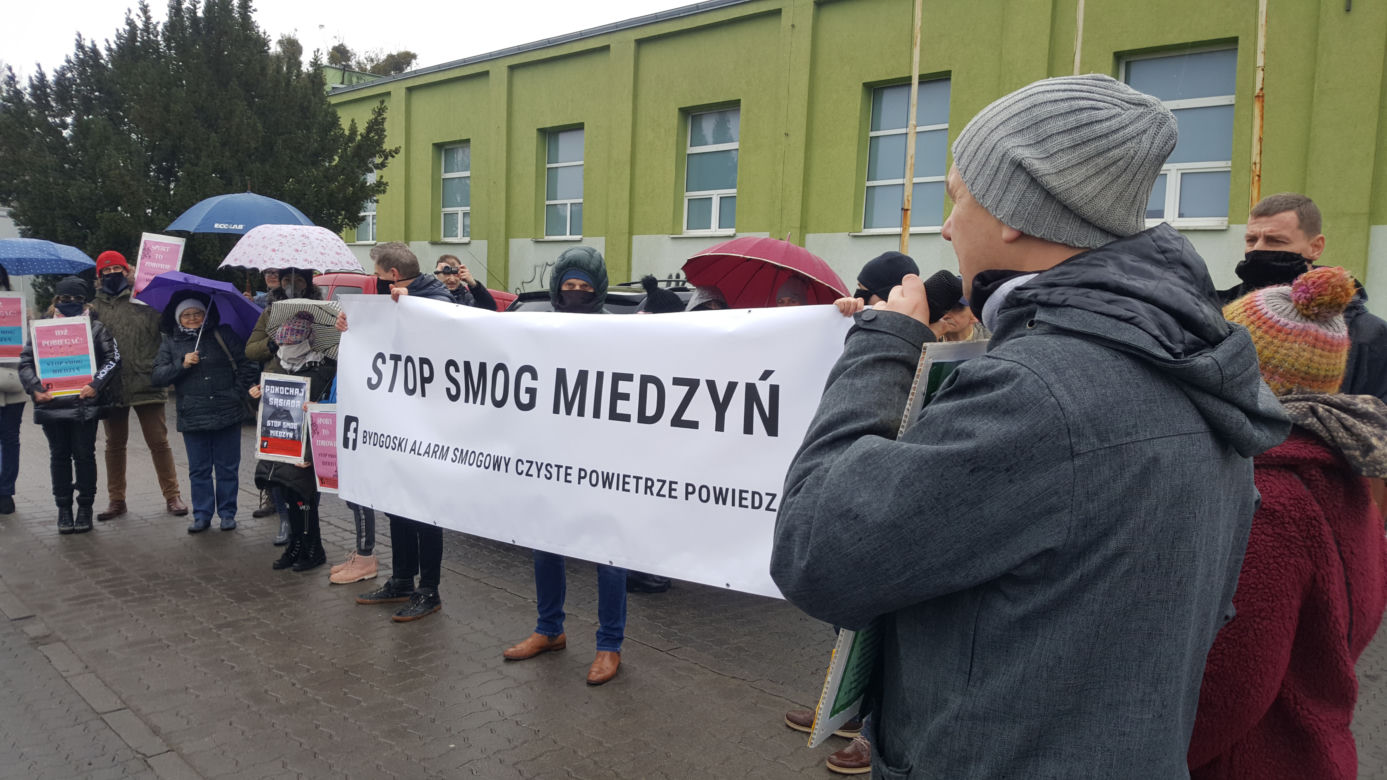 Akcja "Stop Smog" na bydgoskim Miedzyniu [ZDJĘCIA]