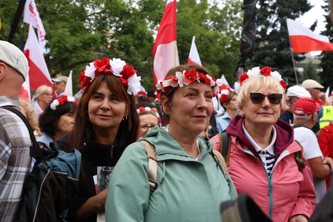Karol Nawrocki prezydentem. Tłumy pod Sejmem