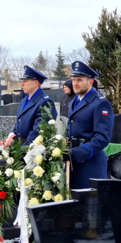 Pogrzeb sierżanta Kamila Zasady. Tragicznie zmarłego policjanta żegnały tłumy