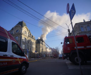 Wybuch i pożar w Kijowie. Zestrzelono wrogiego drona z materiałem wybuchowym [ZDJĘCIA]