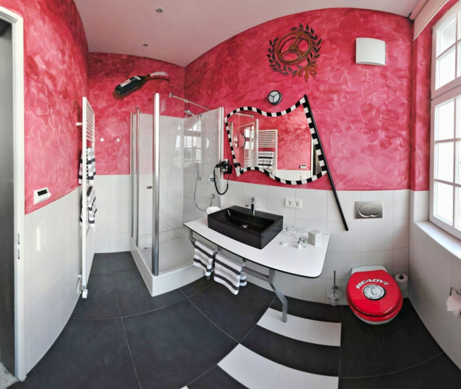 V8 Hotel - miejsce dla chłopców w każdym wieku