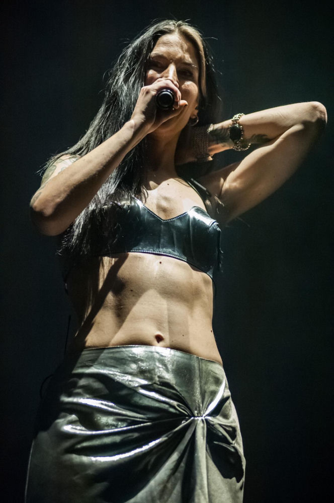 Misternie zaplanowane wizualne widowisko – Epica, Amaranthe i Charlotte Wessels zagrali w Warszawie [RELACJA]