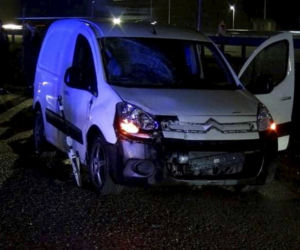Z impetem wjechał w dzieci na poboczu, 13-latek walczy o życie