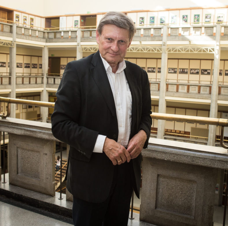 Gronkiewicz-Waltz, Belka i Glapiński zrobili fortunę. NBP ujawnił pensje z 25 lat 