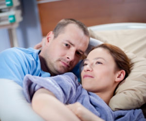LEKARZE 2 sezon odc. 2. Alicja (Magdalena Różczka), Maks (Paweł Małaszyński)