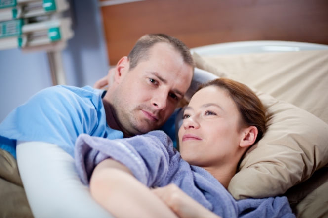 LEKARZE 2 sezon odc. 2. Alicja (Magdalena Różczka), Maks (Paweł Małaszyński)