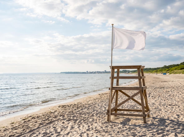 Sinice Międzyzdroje. Czy w Międzyzdrojach można się kąpać 04.08? Flaga, warunki pogodowe