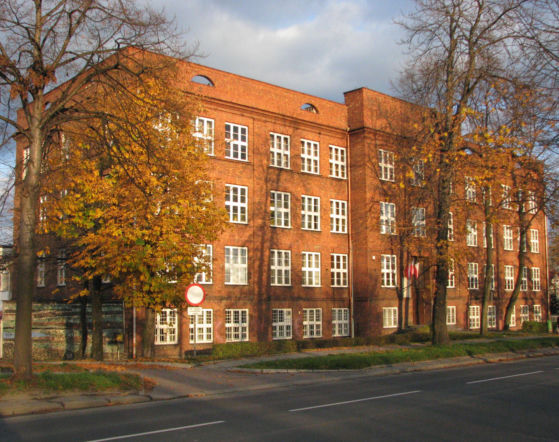 Dyrektorka szkoły odwołana przed maturami. Poważne zarzuty wobec wuefisty