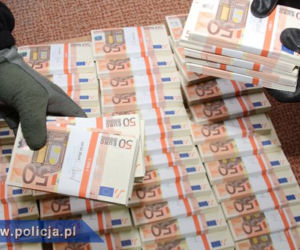 Warszawa: CBŚ zlikwidowało fabrykę pieniędzy