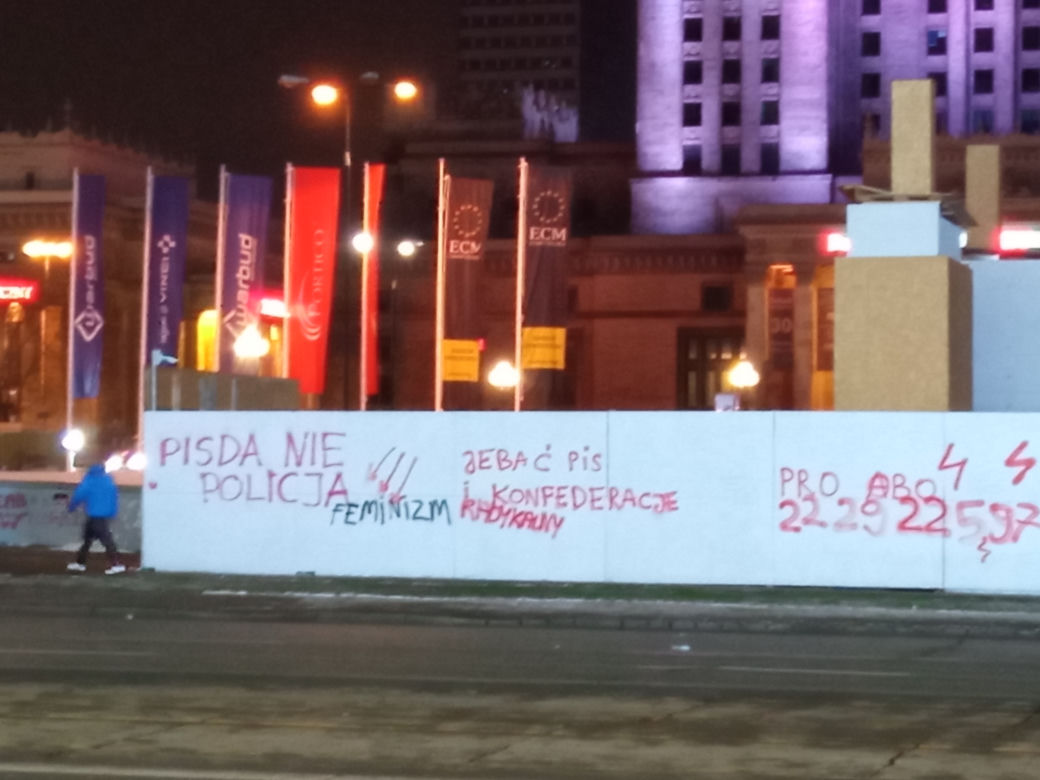 Strajk Kobiet. Pomazane centrum Warszawy