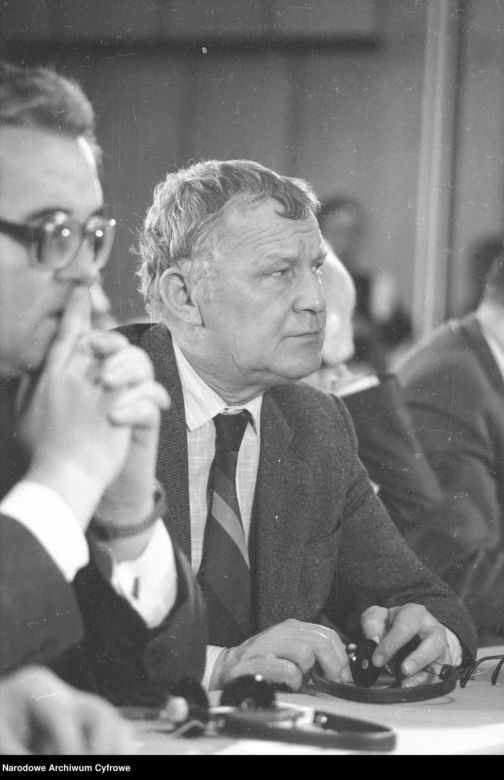 QUIZ PRL. Politycy, aparatczycy i opozycjoniści: Czy pamiętasz te twarze z czasów PRL-u?