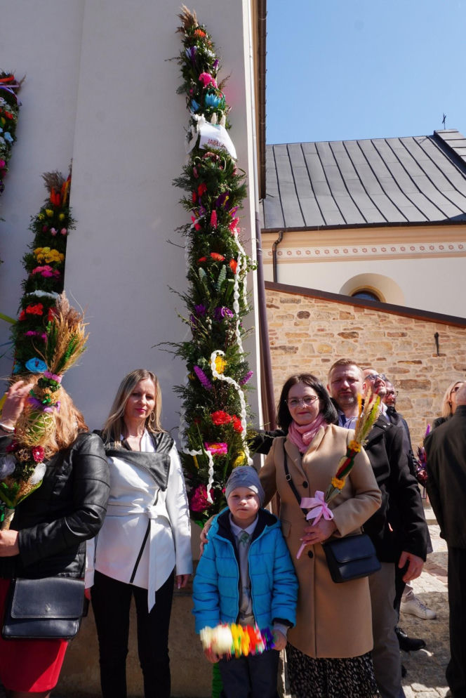 Niedziela Palmowa w gminie Brody. Gdzie tradycja spotyka się z rekordami