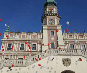 Zamość: Przedszkolaki wypuściły 100 balonów na 100-lecie niepodległości