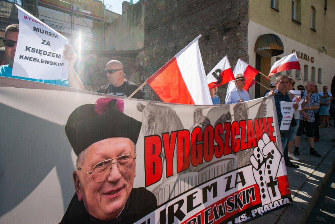Nie żyje ksiądz Roman Kneblewski. Nazywany był kapelanem narodowców