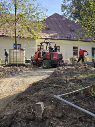 Trwa remont placu Teresy Platy-Nowińskiej i Ogrodów świętego Franciszka w Starym Sączu