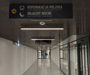 Plaga bezdomnych alkoholików na dworcu w Kielcach! Wypijają nawet płyn do dezynfekcji!
